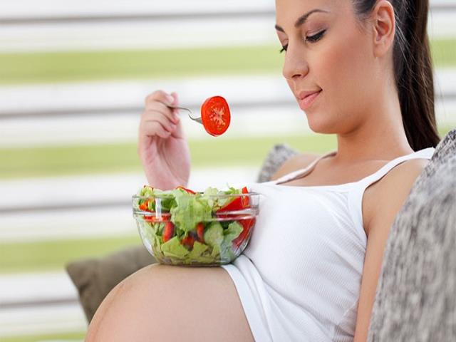 Фото на тему «Почему беременным нельзя есть помидоры?»