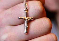 Фото на тему «Почему нельзя носить крестик с распятием?»